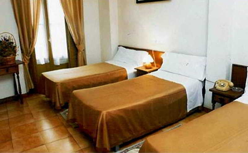 Nuria Hostal Мадрид Экстерьер фото