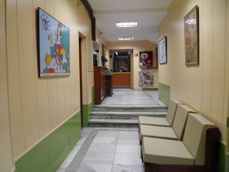 Nuria Hostal Мадрид Экстерьер фото